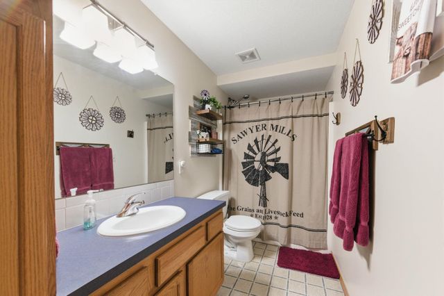 2711 N Parkdale, Wichita, KS 67205
