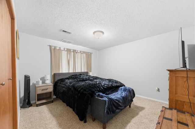 2711 N Parkdale, Wichita, KS 67205