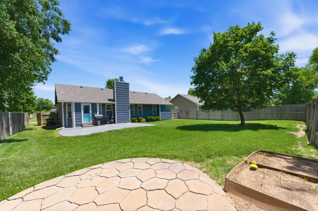 2711 N Parkdale, Wichita, KS 67205