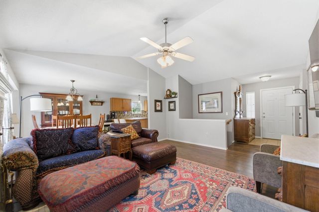 2711 N Parkdale, Wichita, KS 67205