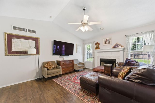 2711 N Parkdale, Wichita, KS 67205