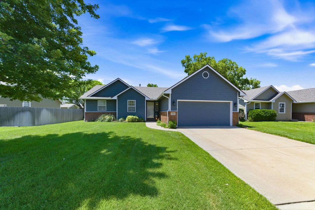 2711 N Parkdale, Wichita, KS 67205