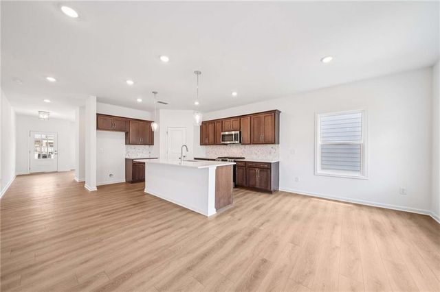 5464 Hargrove Way, Flowery Branch, GA 30542