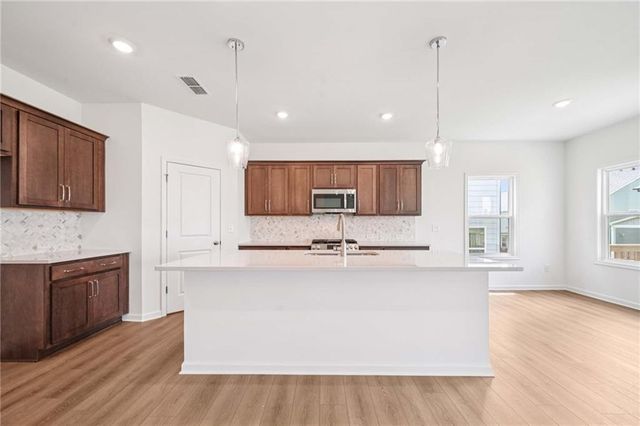 5464 Hargrove Way, Flowery Branch, GA 30542