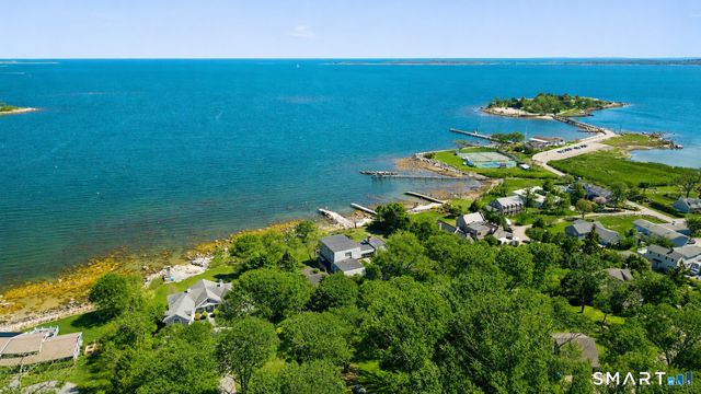 39 Chippechaug Trail, Stonington, CT 06355