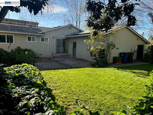 1408 Carmelita Ct, Concord, CA 94520