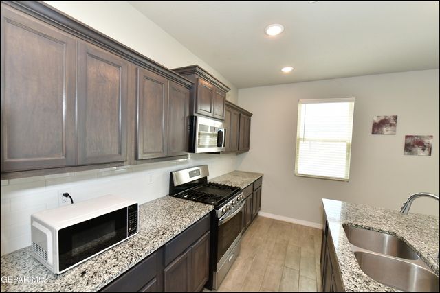 6072 HIDDEN ROW Avenue, El Paso, TX 79924