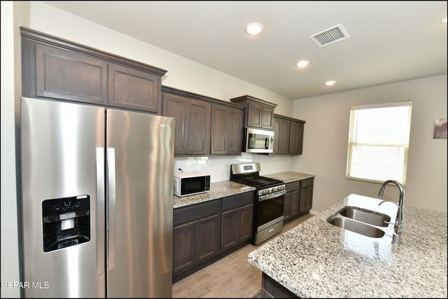 6072 HIDDEN ROW Avenue, El Paso, TX 79924