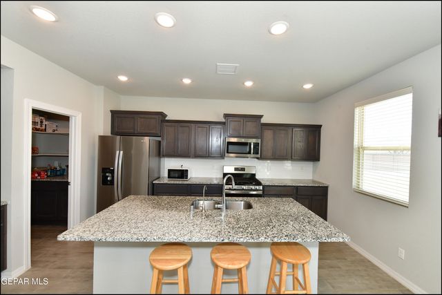 6072 HIDDEN ROW Avenue, El Paso, TX 79924
