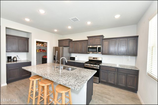 6072 HIDDEN ROW Avenue, El Paso, TX 79924