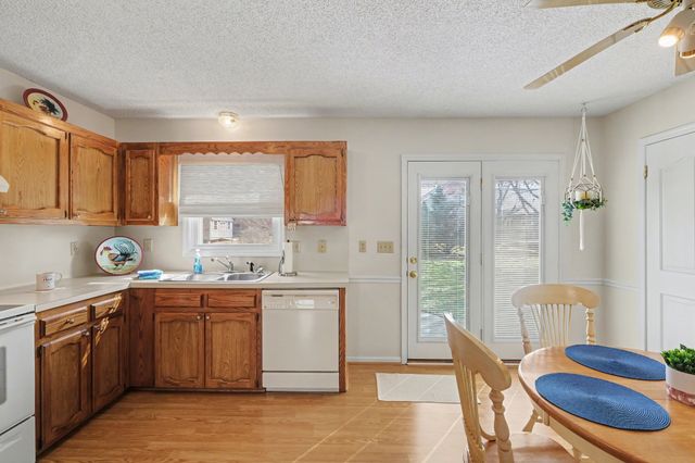 1020 Rutledge Dr, Rockvale, TN 37153