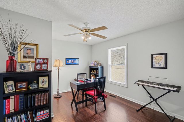 1020 Rutledge Dr, Rockvale, TN 37153