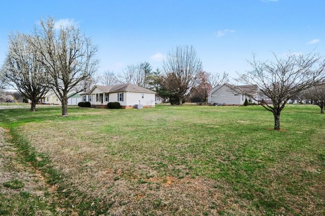 1020 Rutledge Dr, Rockvale, TN 37153