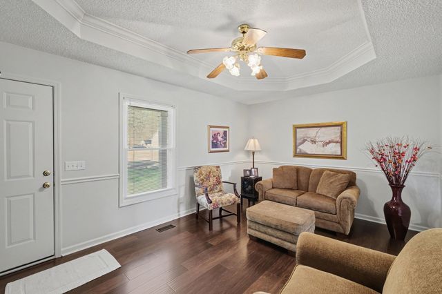 1020 Rutledge Dr, Rockvale, TN 37153