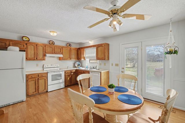 1020 Rutledge Dr, Rockvale, TN 37153