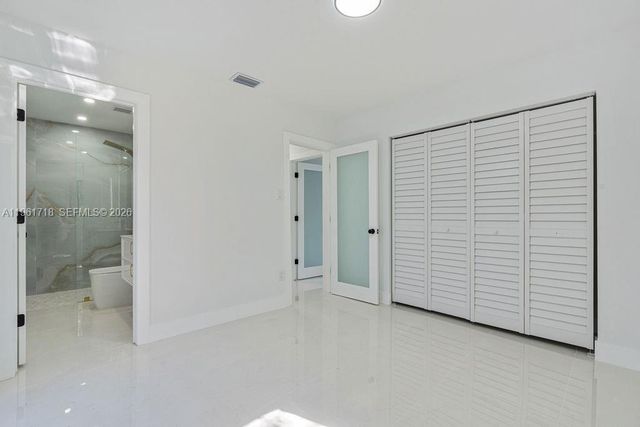 860 NW 70th St, Miami, FL 33150