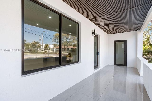 860 NW 70th St, Miami, FL 33150