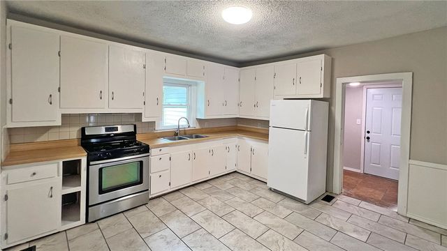221 C Street, Rogers, AR 72756