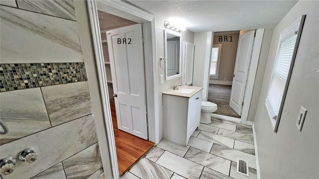 221 C Street, Rogers, AR 72756