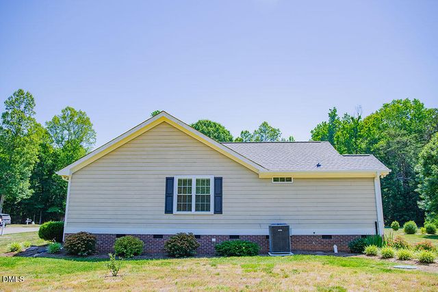62 Red Berry Holly Lane, Hurdle Mills, NC 27541