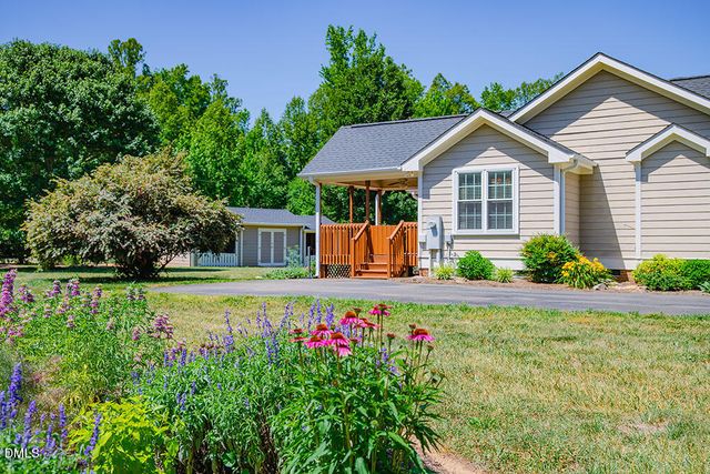 62 Red Berry Holly Lane, Hurdle Mills, NC 27541