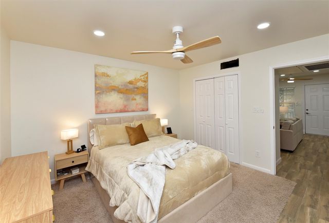 3224 Timmons Lane 112, Houston, TX 77027