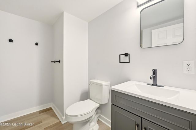 4909 Kendall Rd, Louisville, KY 40272