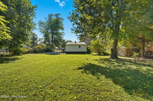 4909 Kendall Rd, Louisville, KY 40272