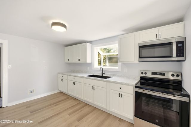 4909 Kendall Rd, Louisville, KY 40272