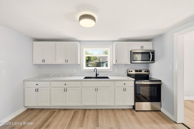 4909 Kendall Rd, Louisville, KY 40272