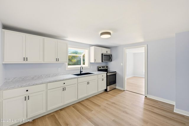 4909 Kendall Rd, Louisville, KY 40272