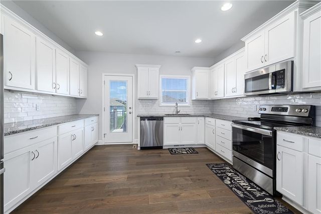 1485 N 162nd Circle, Basehor, KS 66007