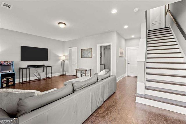 160 Clover Court, Roswell, GA 30075