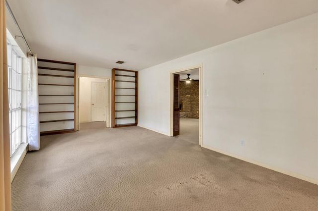 1109 Hollybluff ST, Austin, TX 78753