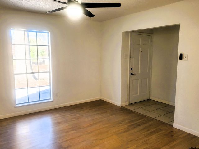 2811 Lisa Lane, Tyler, TX 75701