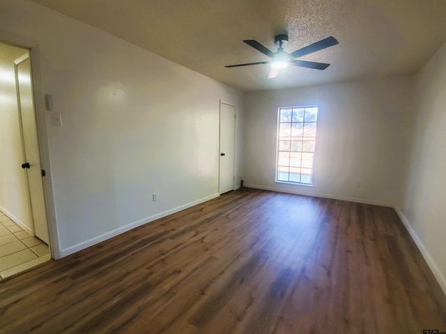 2811 Lisa Lane, Tyler, TX 75701