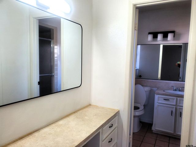 2811 Lisa Lane, Tyler, TX 75701