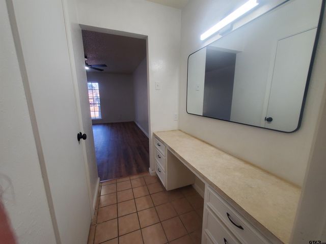 2811 Lisa Lane, Tyler, TX 75701