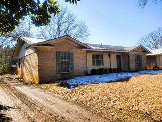 2811 Lisa Lane, Tyler, TX 75701