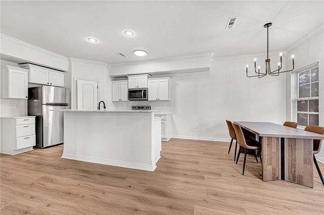 756 N Wordsworth Lane, Fayetteville, AR 72704