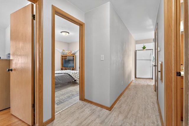 2201 N ELINOR STREET, Appleton, WI 54914