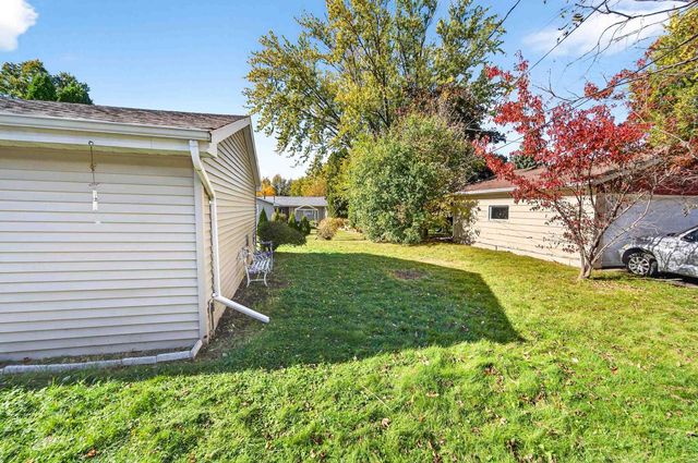 2201 N ELINOR STREET, Appleton, WI 54914