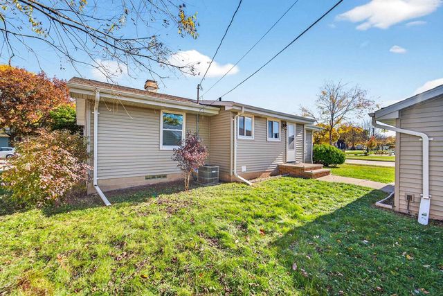 2201 N ELINOR STREET, Appleton, WI 54914