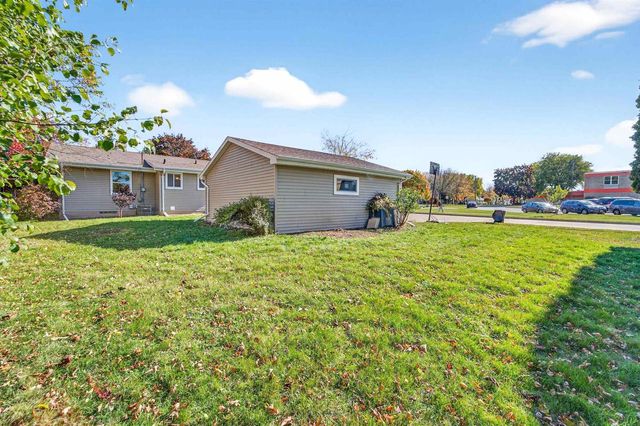 2201 N ELINOR STREET, Appleton, WI 54914