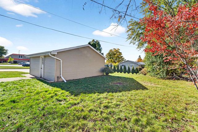 2201 N ELINOR STREET, Appleton, WI 54914