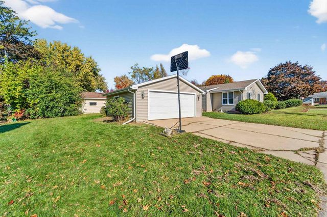 2201 N ELINOR STREET, Appleton, WI 54914