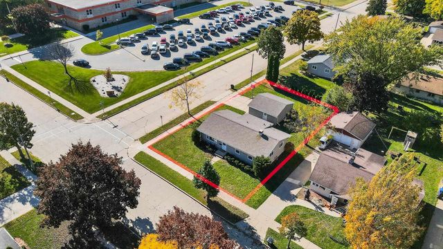 2201 N ELINOR STREET, Appleton, WI 54914