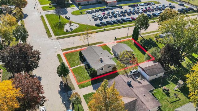 2201 N ELINOR STREET, Appleton, WI 54914