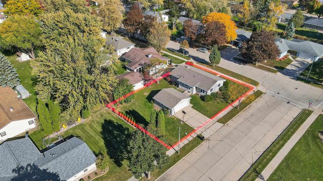 2201 N ELINOR STREET, Appleton, WI 54914