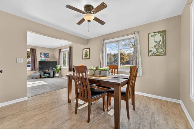 2201 N ELINOR STREET, Appleton, WI 54914